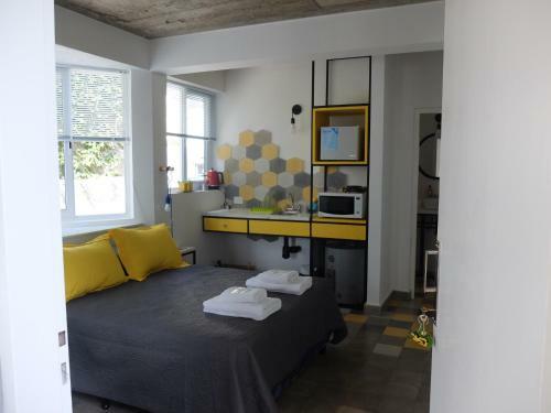 Apartamento Doble Matrimonial, Monoambiente, 4to Piso Escalera