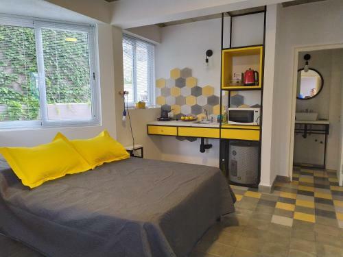 Apartamento Doble Matrimonial, Monoambiente, 4to Piso Escalera