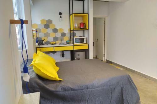Apartamento Doble Matrimonial, Monoambiente, 4to Piso Escalera