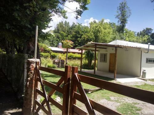 Caba�a.manzano Hist�rico. Paz Y Monta�a