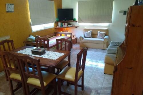 Confortable Caba�a Con Piscina A 10min de Aeropuerto
