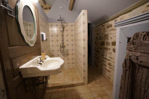 Bed & Breakfast La Seigneurie De Naves