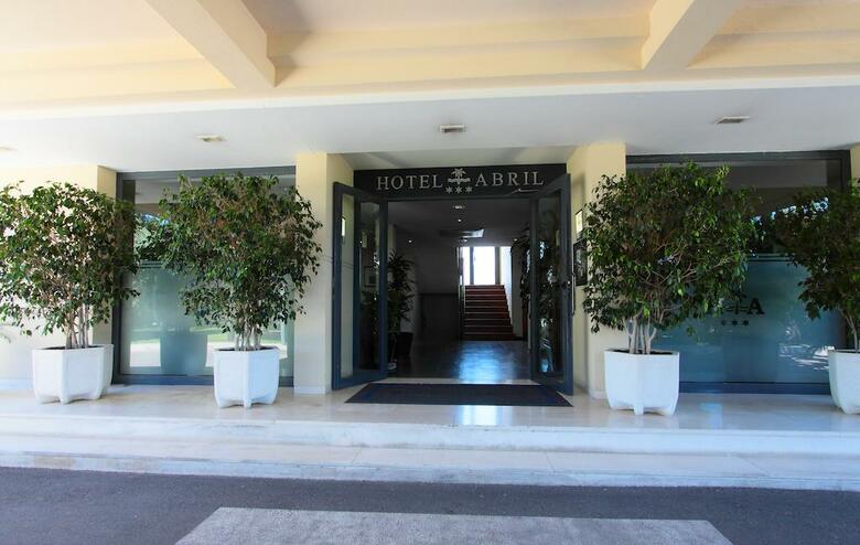 Hotel Abril