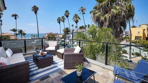 Private Home Ocean View, Air-conditioned Just Steps To The Beach