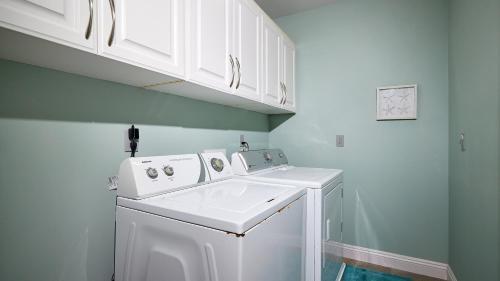 Private Home Ocean View, Air-conditioned Just Steps To The Beach