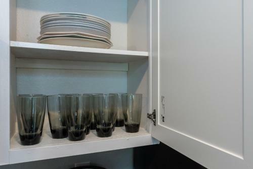 Apartamento Modern 70's 2br + Game Night House + Pool & Gym