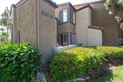 Apartamento Modern 70's 2br + Game Night House + Pool & Gym