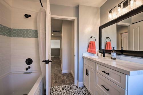 Upscale Palm Desert Oasis With Bbq - Near Golf!