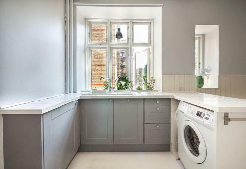 Neat & Exquisite Frederiksberg 2 Bedrooms Apartment
