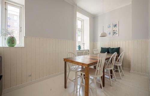Neat & Exquisite Frederiksberg 2 Bedrooms Apartment