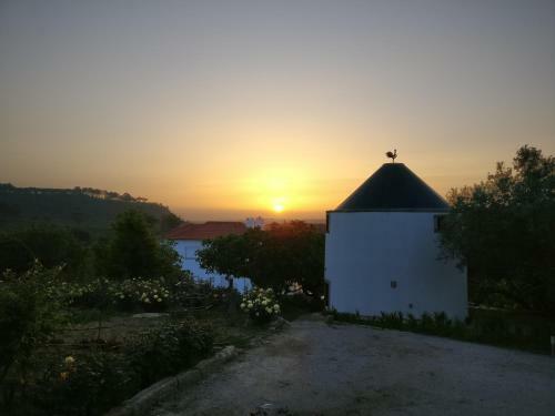 Bed & Breakfast Ol� Bel�m! Cozy Windmill, Stunning Views To Lisboa
