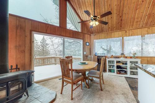 Treetop Retreat