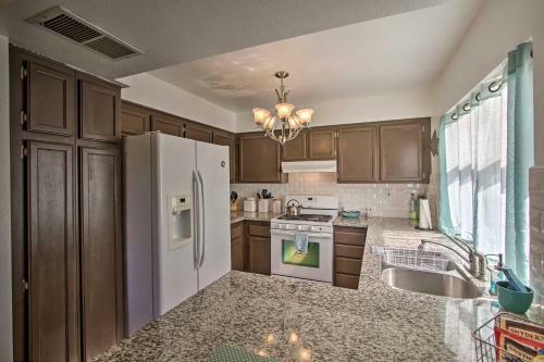 San Jacinto Country Club Home With Amenities!