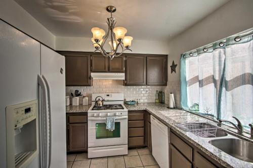 San Jacinto Country Club Home With Amenities!