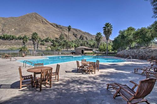 San Jacinto Country Club Home With Amenities!
