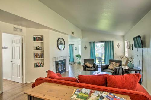 San Jacinto Country Club Home With Amenities!