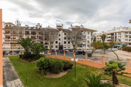 Deluxe 2bdr Apartment In Carcavelos By Lovelystay
