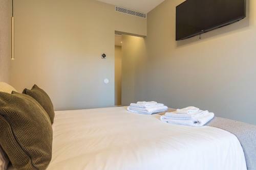 Deluxe 2bdr Apartment In Carcavelos By Lovelystay