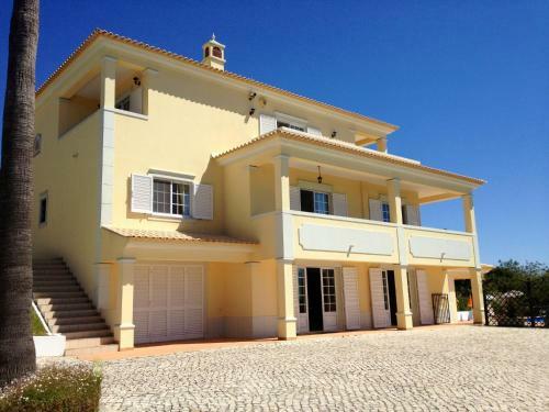 Villa Casa Monte Santa Luzia
