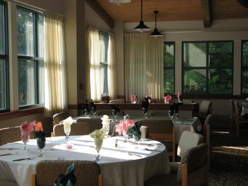 Chief Logan Lodge Hotel & Conference