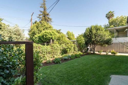 Hollywood - King Beds - Large Patio