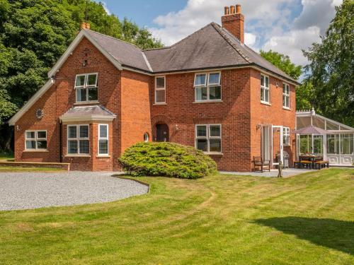Routhorpe House