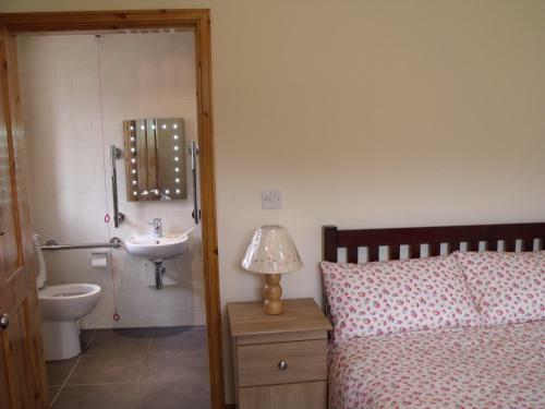 Hostal Cosy Ground Floor Disabled Friendly Room In Farm House