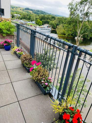Riverside View Apartment In Balloch, Loch Lomond