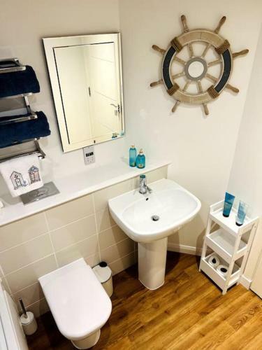 Riverside View Apartment In Balloch, Loch Lomond