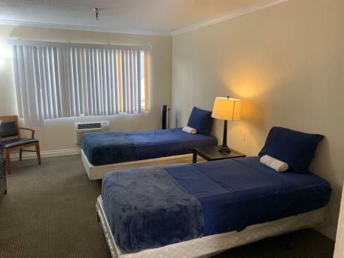 Charming Double Bed Hotel Style (a10)