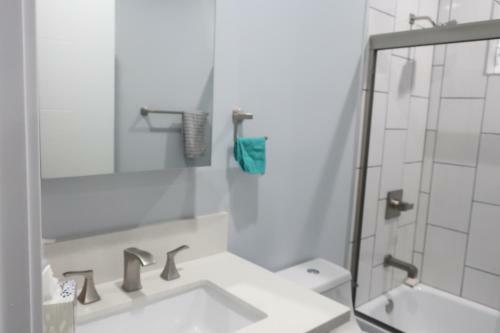 Apartamento Private Townhome In Mid City Close To Everything!