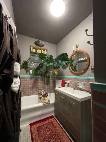 Fairfax / West Hollywood Room W/ Queen Bed