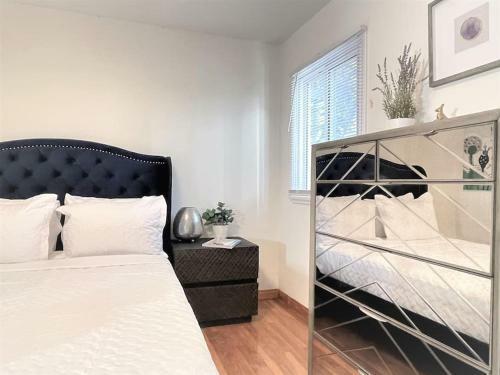 Diamond In Brentwood-lovely 2 Bedroom Private Unit