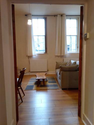 Ground Floor Barmouth Centre Apartment With Garden
