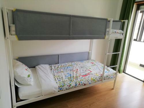 Large Apartment Near The Beach And Lisbon
