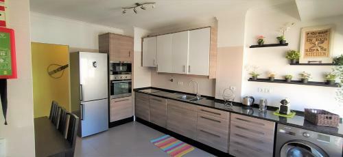 Large Apartment Near The Beach And Lisbon