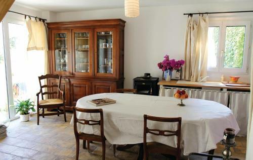 Holiday Home Marsillargues Qr-1250