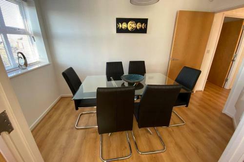 Marie?s Serviced Apartment B, 2 Beds( Free Parking Underground)