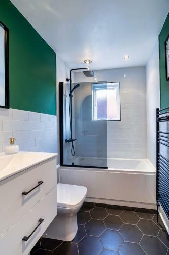 Apartamento Charming & Central Apt W/ Garden & Free Parking