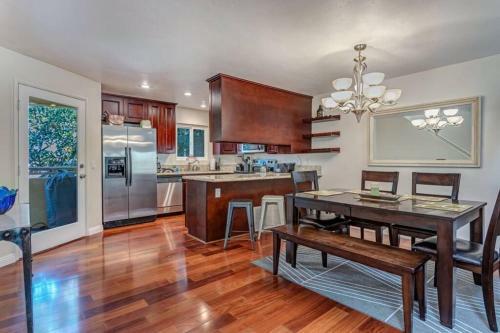 3br 1 Minute Walk To The Bay Free Parking