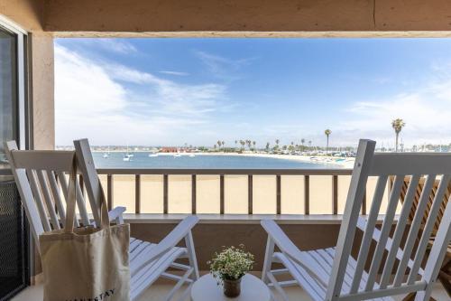 Bay View 1 - Stylish Mission Beach Home On The Sand!