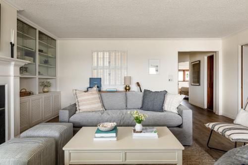 Bay View 1 - Stylish Mission Beach Home On The Sand!