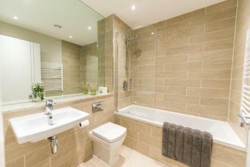 5 Star Brand New City Centre Apartment