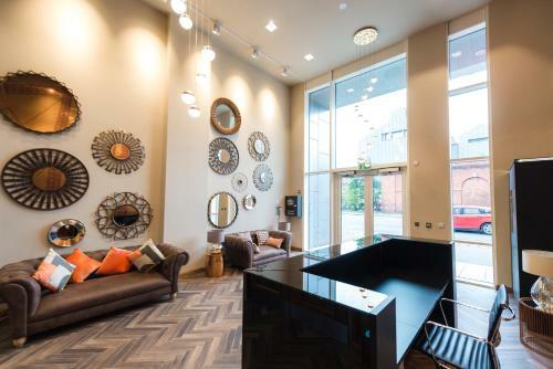 5 Star Brand New City Centre Apartment