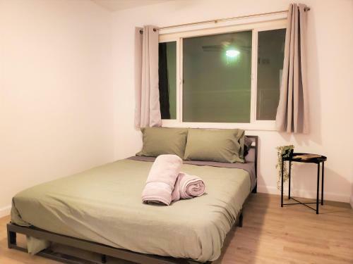 Newly Renovated Designer Home- 8 Mins To Downtown!