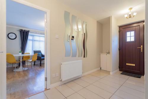 New Modern City Centre Apartment