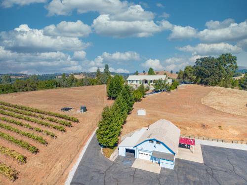 80acre Mountainretreat W/pool/spa Byyosemite 14ppl