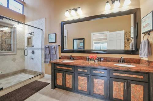 Luxurious Escape-double Masters/gourmet Kitchen