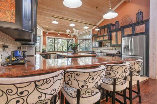 Luxurious Escape-double Masters/gourmet Kitchen