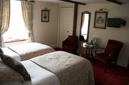 Two Bridges Hotel